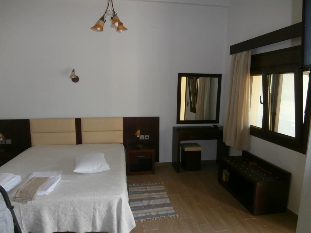 Villa Barouti Kinira Zimmer foto